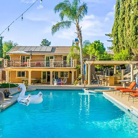 Resort Home With Games, Slide, Oasis